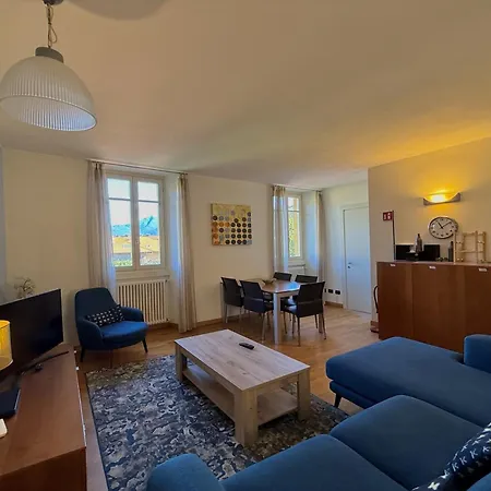 La Piazza ميناجيو